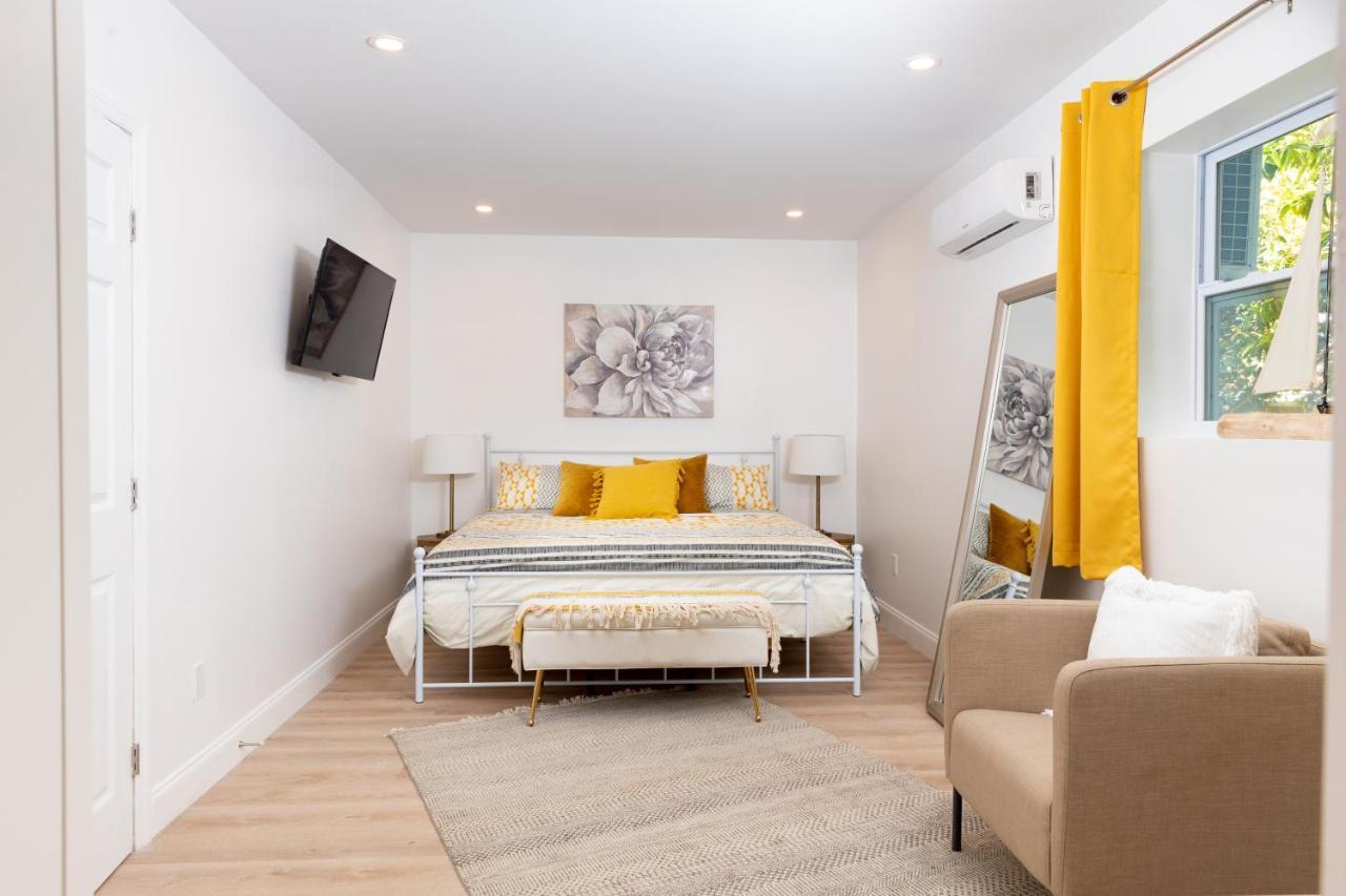 Beautiful Casita With King Bed And Private Patio Close To Calle 8, Mia Airport, Coral Gables Miami Zewnętrze zdjęcie