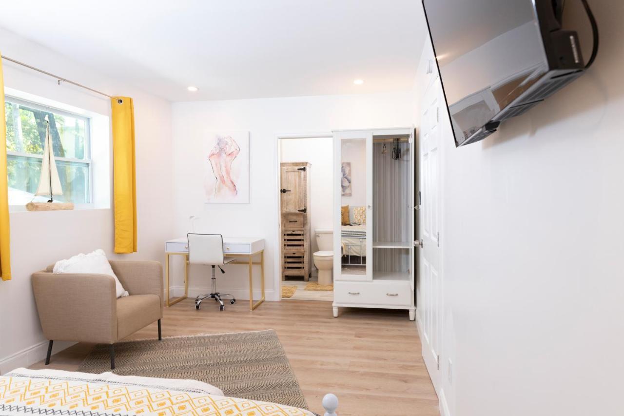 Beautiful Casita With King Bed And Private Patio Close To Calle 8, Mia Airport, Coral Gables Miami Zewnętrze zdjęcie
