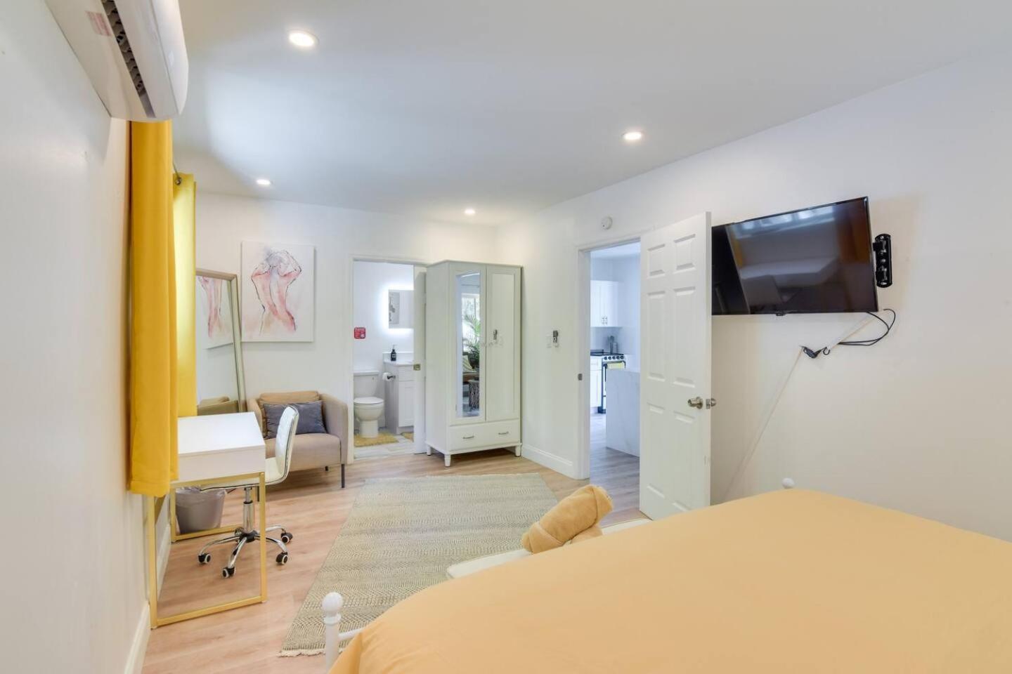 Beautiful Casita With King Bed And Private Patio Close To Calle 8, Mia Airport, Coral Gables Miami Zewnętrze zdjęcie